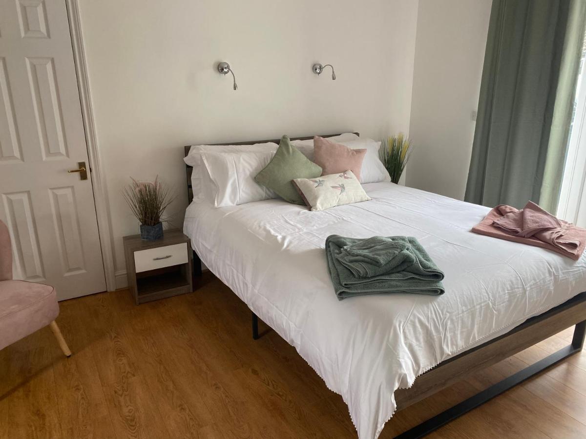 Number 1 Lytton Tree Lodge Reydon 外观 照片